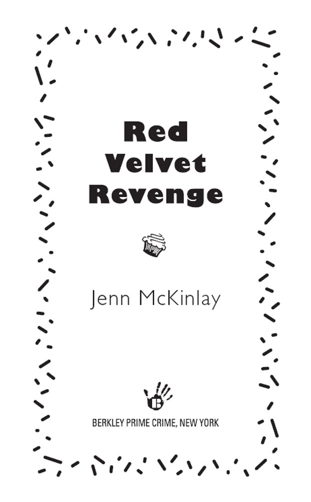 Red Velvet Revenge Cupcake Bakery Mystery 4 Jenn Mckinlay