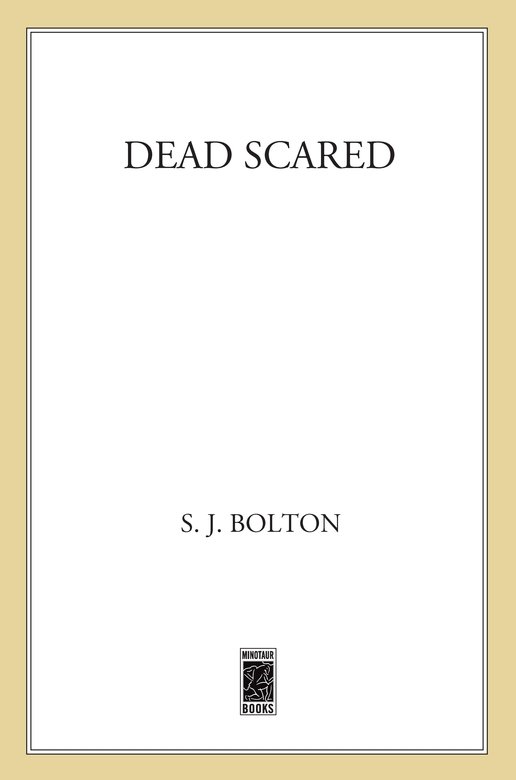 Dead Scared Sharon Bolton