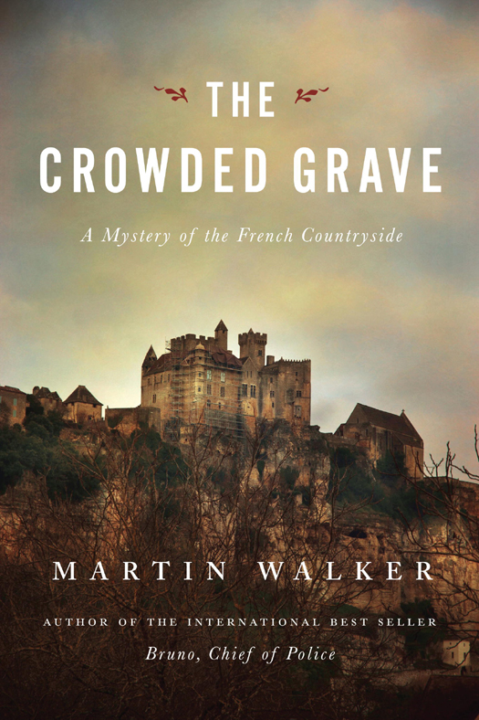 The Crowded Grave Martin Walker