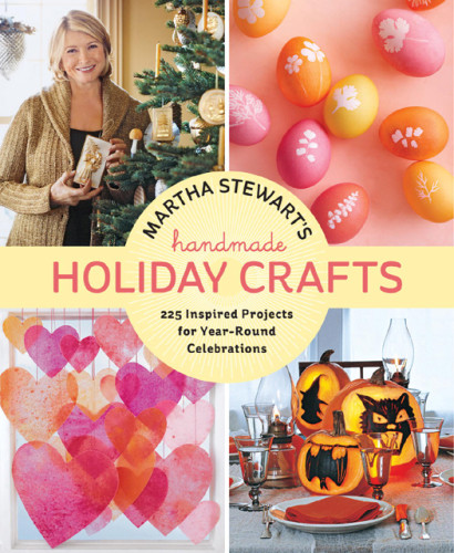 Martha Stewarts Handmade Holiday Crafts 1st Edition Editors Of Martha Stewart Living