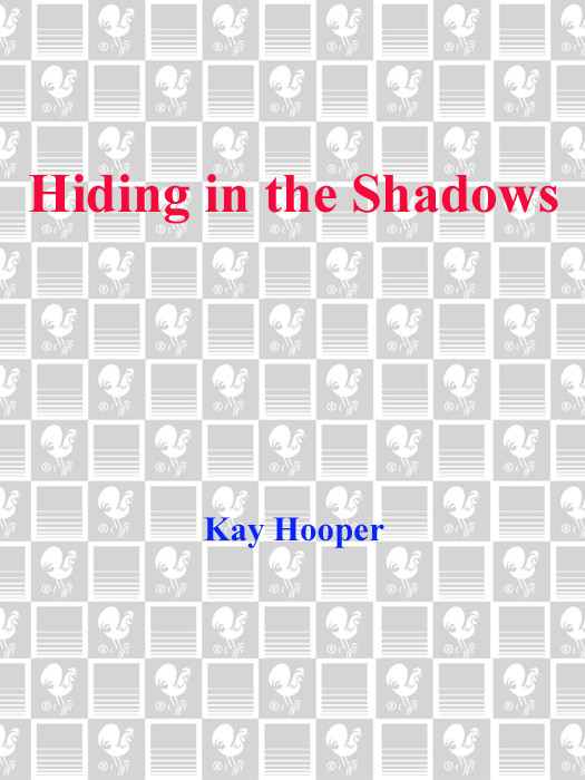 Hiding In The Shadows Kay Hooper