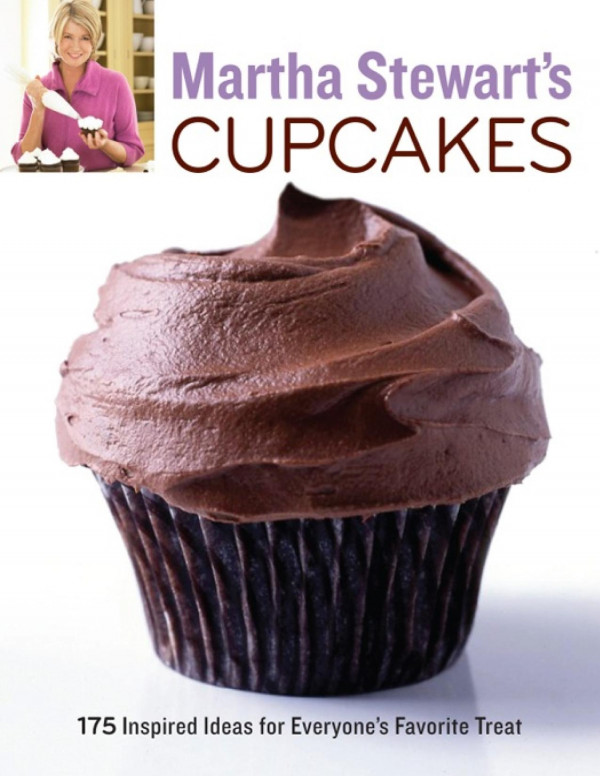 Martha Stewarts Cupcakes 175 Inspired Ideas For Everyones Favorite Treat Martha Stewart Living Magazine